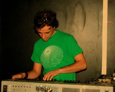 DSCF3537.jpg - 05 Apr 2005