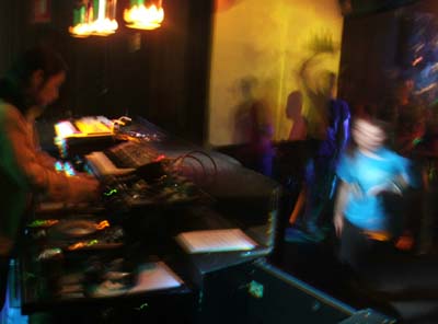 DSCF3575.jpg - 05 Apr 2005