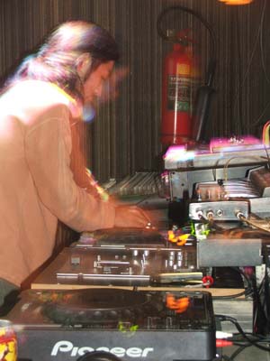 DSCF3611.jpg - 05 Apr 2005