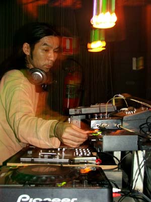 DSCF3620.jpg - 05 Apr 2005