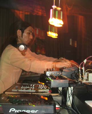 DSCF3625.jpg - 05 Apr 2005