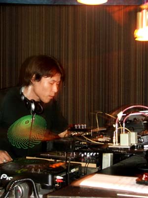 DSCF3629.jpg - 05 Apr 2005