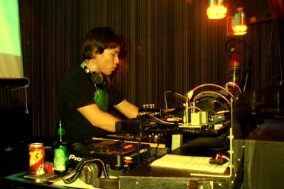 DSCF3636.jpg - 05 Apr 2005