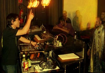 DSCF3644.jpg - 05 Apr 2005