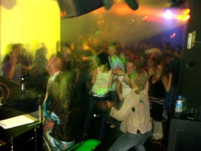 DSCF3647.jpg - 05 Apr 2005