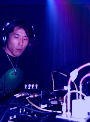 DSCF3666.jpg - 05 Apr 2005