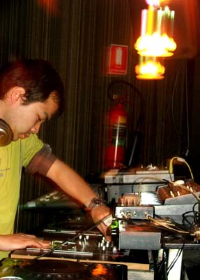 DSCF3722.jpg - 05 Apr 2005