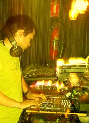 DSCF3723.jpg - 05 Apr 2005